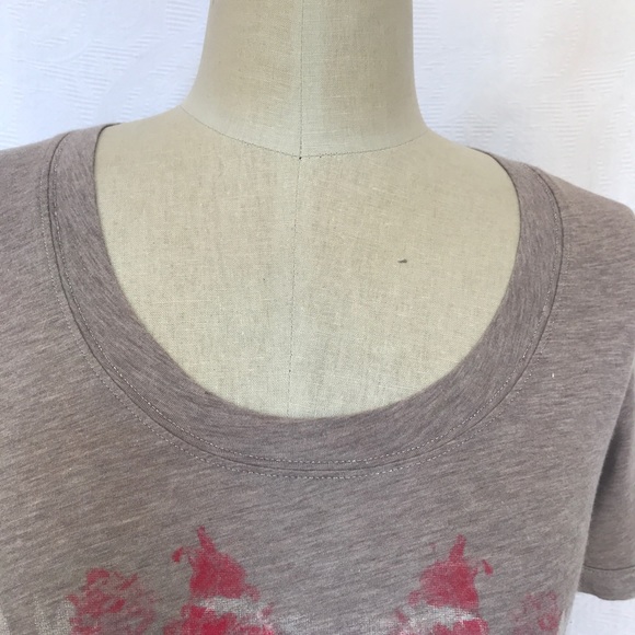 Marc by Marc Jacobs Sm flower mocha scoopneck tsh - Picture 6 of 6